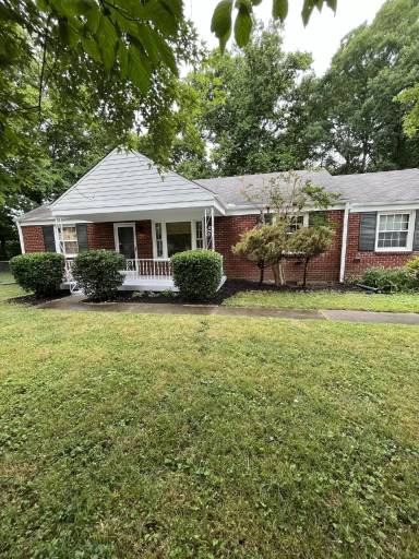 Main picture of 365 Flushing Dr