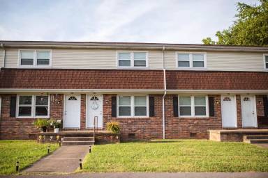 Main picture of Glenn St Apartments