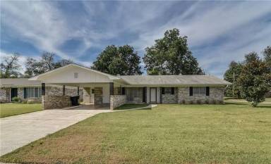 Main picture of 1921 Camille St