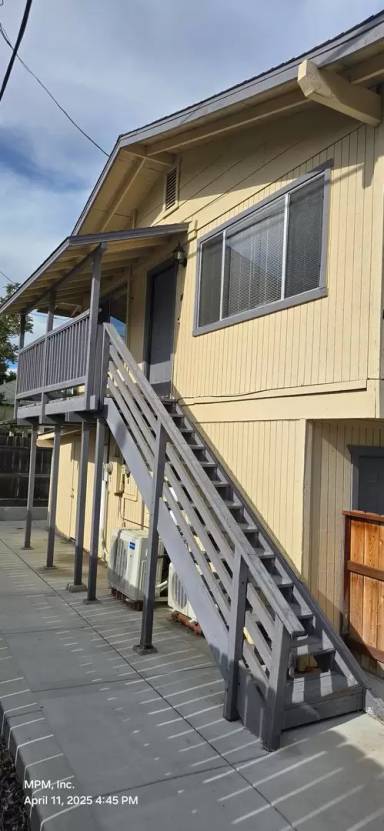 Main picture of 405 Vine St