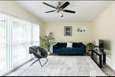 Main picture of 6221 Perrine Dr