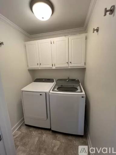 Main picture of 65 E Main St