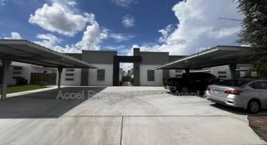 Main picture of 3405 S Mia Ln