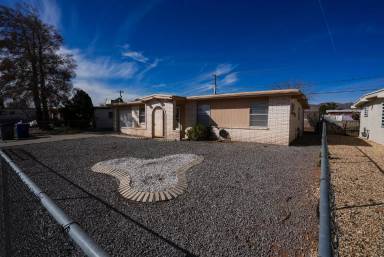 Main picture of 10525 Champlain St