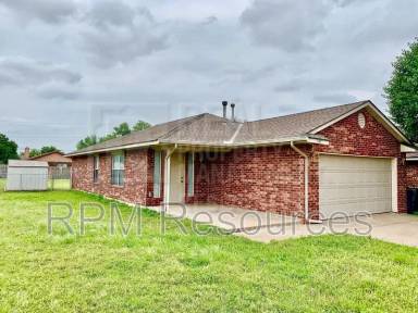 Main picture of 645 NW 113th St