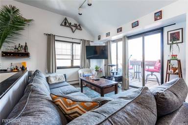 Main picture of 203 E Park Ave