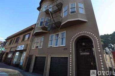 Main picture of 4118 Broadway