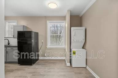 Main picture of 4205 Ellenwood Ave