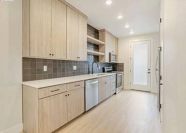 Main picture of 4877 SE 63rd Ave