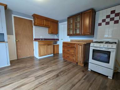 Main picture of 98 Columbia St