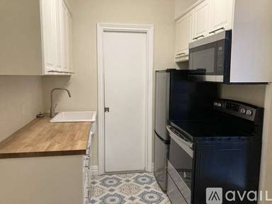 Main picture of 309 W 121st St