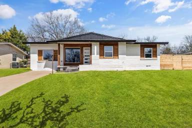 Main picture of 1219 Adelaide Dr