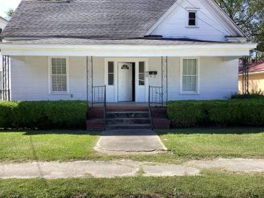 Main picture of 506 S Main St