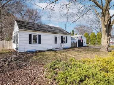 Main picture of 43 Waterbury Dr