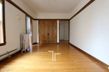 Main picture of 816 W Waveland Apartments