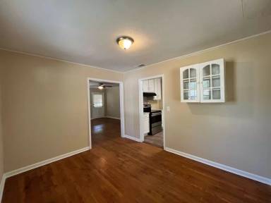 Main picture of 2828 Bamboo St