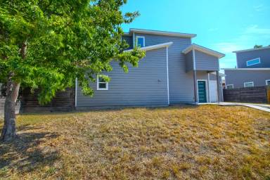 Main picture of 7600 Carver Ave