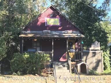 Main picture of 672 W Saint Augustine St
