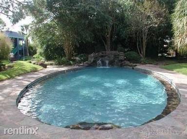 Main picture of Walden of Westchase