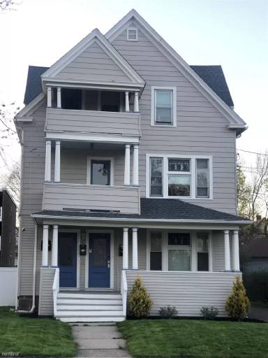 Main picture of 1054 Boulevard