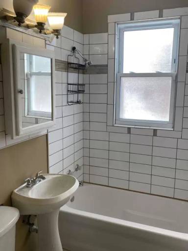 Main picture of 56 W 113th Pl