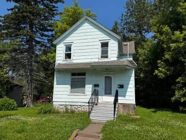 Main picture of 2409 W 9th St