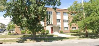 Main picture of 18051 Lake Shore Blvd