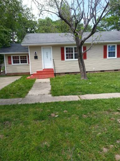 Main picture of 2007 W 29th Ave