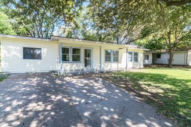 Main picture of 2515 Greenhurst Dr