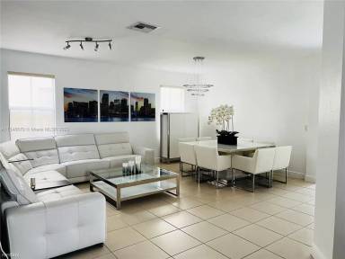 Main picture of 8878 NW 101st Pl
