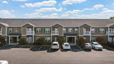 Main picture of 1592 Collegeview Dr