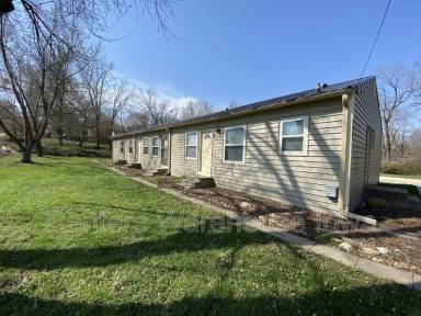 Main picture of 904 Luster Ln