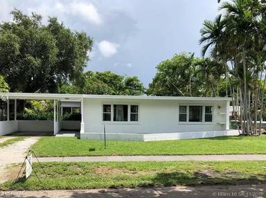 Main picture of 1905 Alamanda Dr