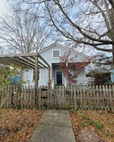 Main picture of 571 Church St