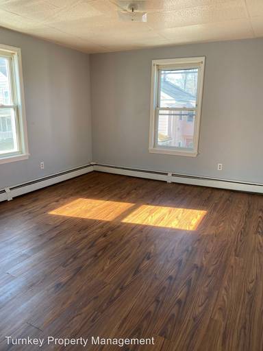 Main picture of 151 Franklin St