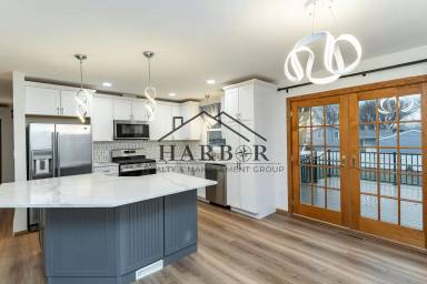 Main picture of 1709 8 1/2 Ave SE