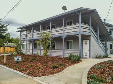 Main picture of 725 Sacramento St
