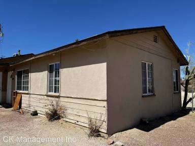 Main picture of 6686-88 Yucca Ave