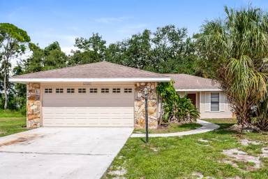 Main picture of 6434 Carmella Way