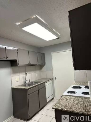 Main picture of 915 W Macci St