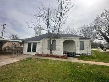 Main picture of 2533 NW 39th Ter