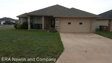 Main picture of 2744 N Van Buren St