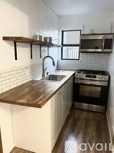Main picture of 2879 Brookdale Ave