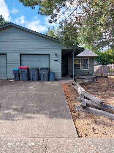 Main picture of 1591 SW James St