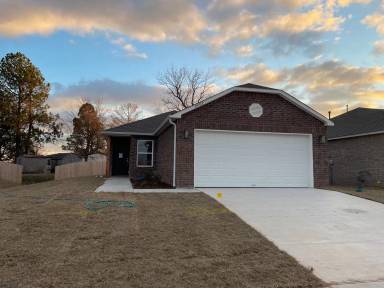 Main picture of 8402 E 163rd St S