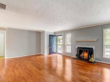 Main picture of 110 Sterling Ct