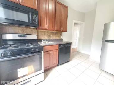Main picture of 1062 W Side Ave