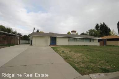Main picture of 1917 Cherry Dr