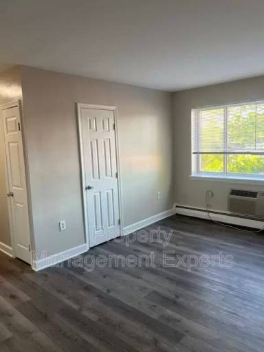 Main picture of 2330 Glendale Ter