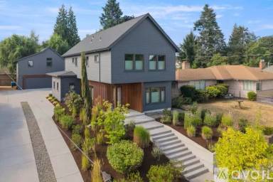 Main picture of 2038 NE Morgan St